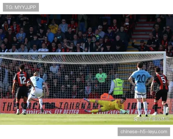 半决赛首回合实时：曼城1-0领先巴黎，进球源自后场抢断后的快速推进